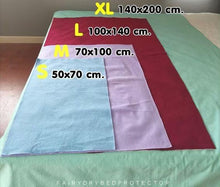 Load image into Gallery viewer, แผ่นซับฉี่ปัสสาวะซักได้ ขนาดกลาง M (70x100 ซม.) แผ่นปูรองนอนผู้ป่วยติดเตียง เด็กฉี่รดที่นอน คนแก่สูงวัย อย่านอนให้ฉี่กัดผิว