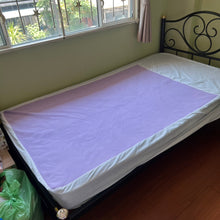 โหลดรูปภาพลงในเครื่องมือใช้ดูของ Gallery ผ้าปูรัดมุมคลุมเตียงชนิดซับได้ ผ้าปูคลุมเตียงรัดมุมกันน้ำซับฉี่ได้ซักได้ 3.5ฟุต อย่าปล่อยให้นอนฉี่กัดผิวนานๆ